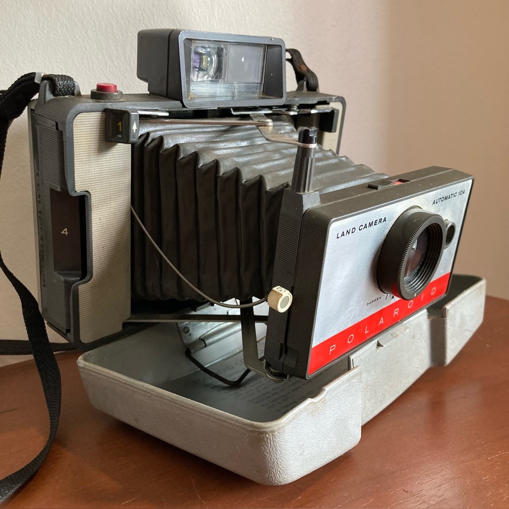 Vintage Polaroid Automatic 104 Land Camera with case and Flash Untested As Is